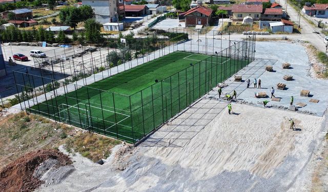 Yeşilyurt Belediye Başkanı Geçit, Kuyulu Mahallesi'ndeki yatırımları inceledi