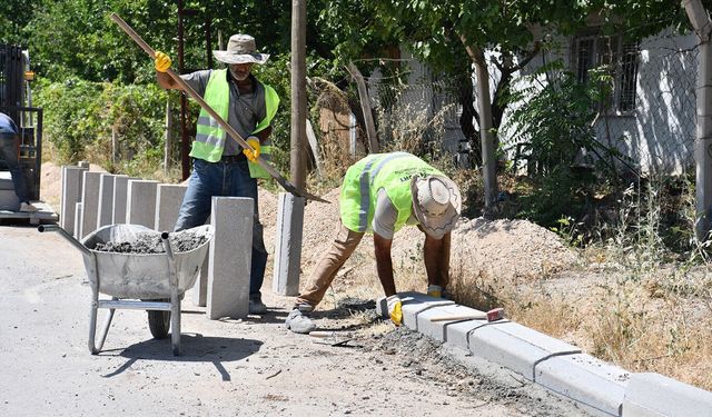 Yeşilyurt'ta mahallelere yönelik altyapı ve üstyapı çalışmaları sürüyor