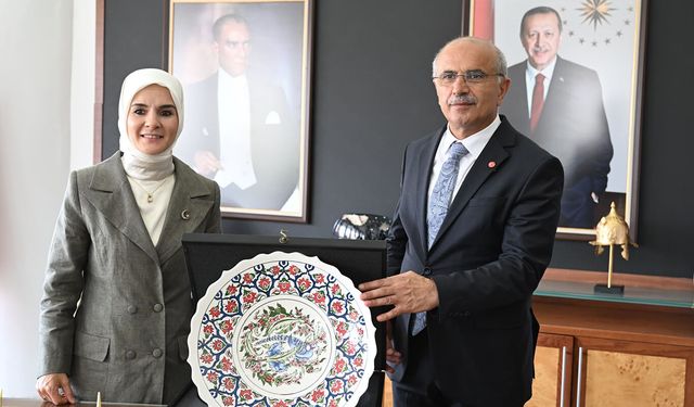 Bakan Göktaş'tan Malatya Şehir Kütüphanesine övgü