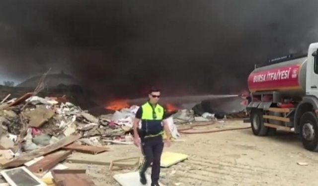 Bursa'da atık depolama tesisinde yangın