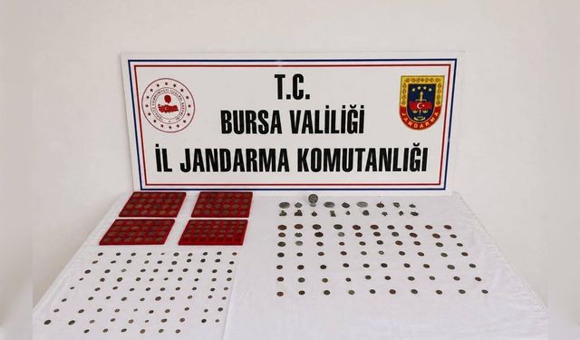Bursa'da tarihi eser operasyonu: 273 sikke ve 18 tarihi obje ele geçirildi