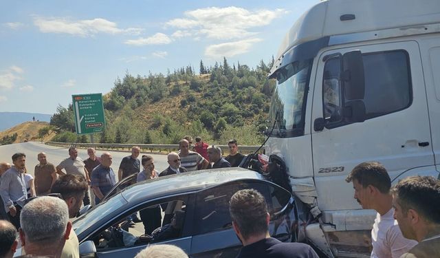 Bursa'da trafik kazası: 1 ölü, 2 yaralı