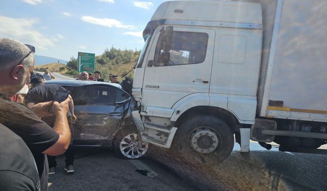 Bursa'da trafik kazası: Abdullah Sert Hoca'ın eşi hayatını kaybetti