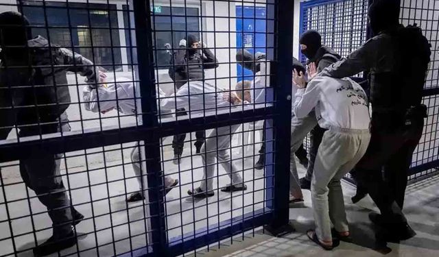 Esir Çalışmaları Merkezi: İşgal rejimi, cezaevlerinde Filistinli esirleri öldürmeye devam ediyor