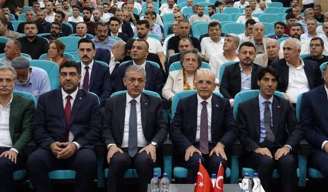 Hazine ve Maliye Bakanı Şimşek Mardin'de iş insanlarıyla buluştu