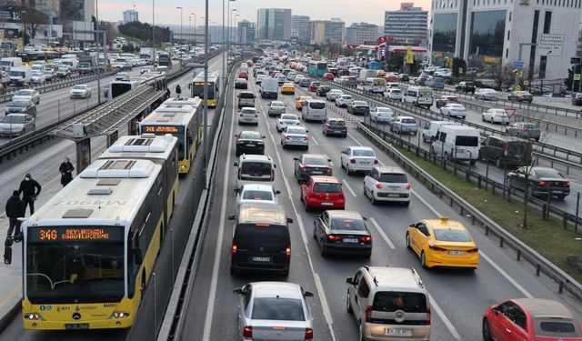 İstanbul'da bazı yollar trafiğe kapatıldı