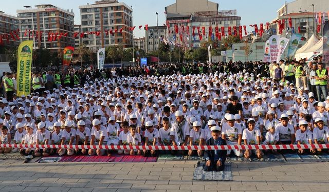 İstanbul'da yüzlerce çocuk 'Hayat Namazla Güzeldir' programında buluşacak