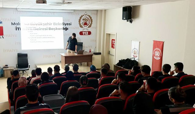 İtfaiye sualtı dalış ekibine dalgıç sağlığı ve güvenli dalış eğitimi