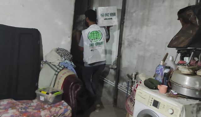 İzmir Umut Kervanı onlarca aileye gıda yardımında bulundu