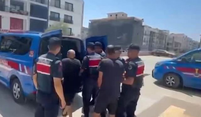 İzmir ve Muğla'da göçmen kaçakçılığı operasyonu: 9 gözaltı