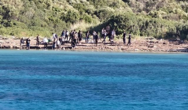 İzmir'de 69 düzensiz göçmen ile 1 göçmen kaçakçılığı şüphelisi yakalandı