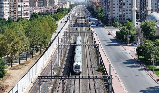 Konya'da 16 yeni banliyö aracı hizmete giriyor