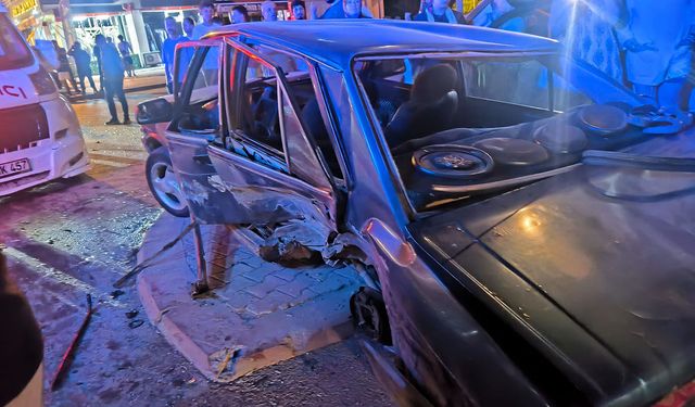 Konya'da iki otomobil çarpıştı: 6 yaralı