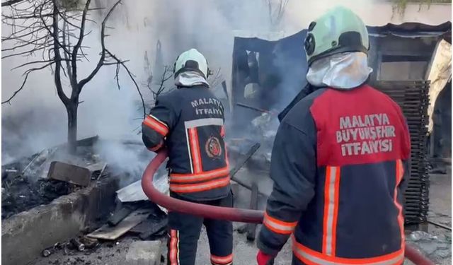 Malatya'da işçilerin kaldığı konteynerlerde yangın