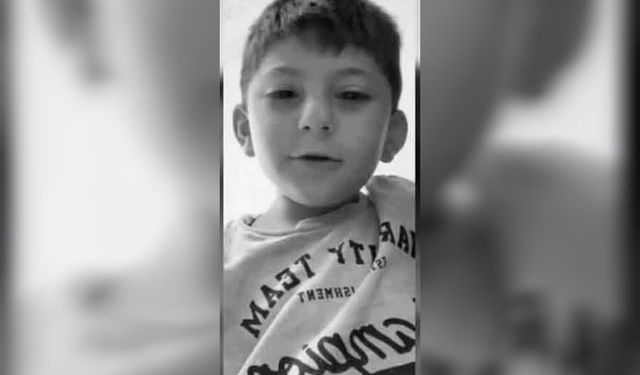 Mardin'de otomobilde uyuyakalan 4 yaşındaki çocuk fenalaşarak hayatını kaybetti