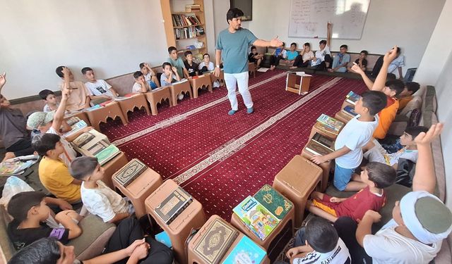 Şanlıurfa'da çocuklar yaz tatilinde Kur'an-ı Kerim öğreniyor