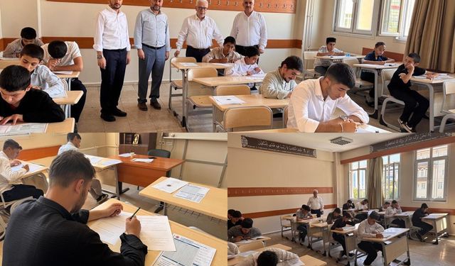 Siirt'te 600 hafızlık öğrencisi bilgi ve kazanım sınavına girdi
