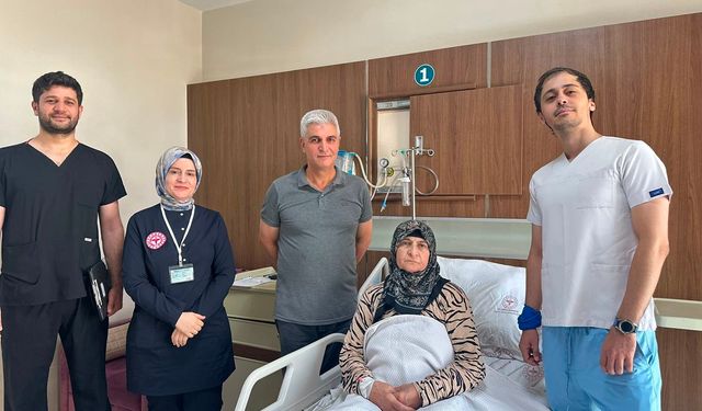Siirt'te ilk kez total diz protezi revizyonu ameliyatı gerçekleştirildi