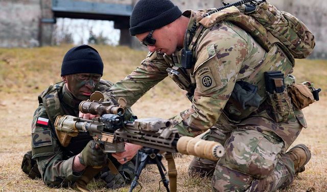 ABD Polonya'da askeri üs kuruyor