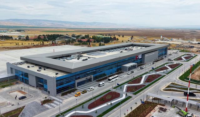 Bakan Uraloğlu: Malatya Havalimanı yolcu kapasitesini 2 milyon 500 bine yükselttik