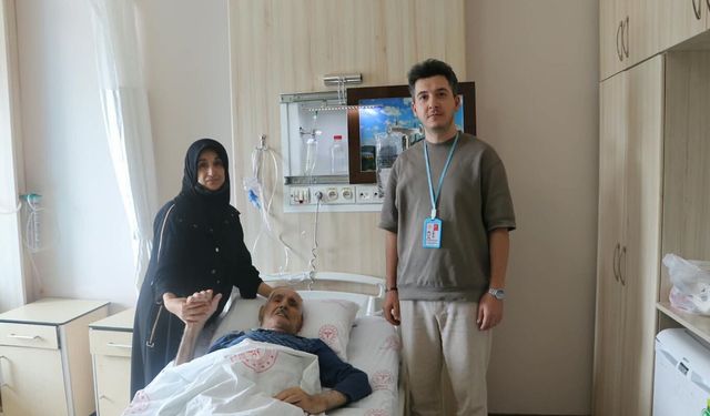Bingöl Devlet Hastanesi'nde iki ayrı tümöral kitleye tek ameliyatla müdahale edildi