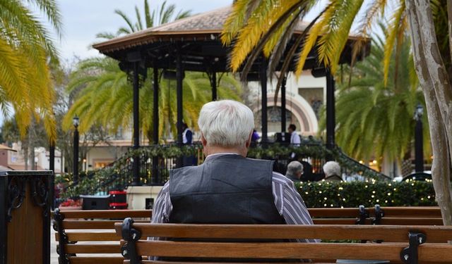 Doç. Dr. Büyükkoyuncu: Genç yaşlarda düzenli yaşam Alzheimer riskini azaltıyor 