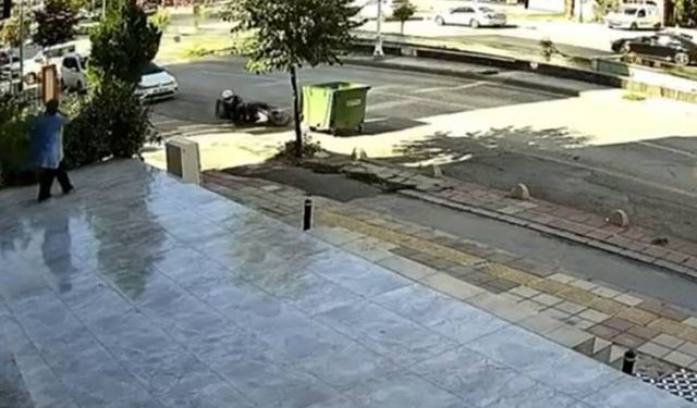 Malatya'da minibüs karşı şeride geçip motosiklete çarptı