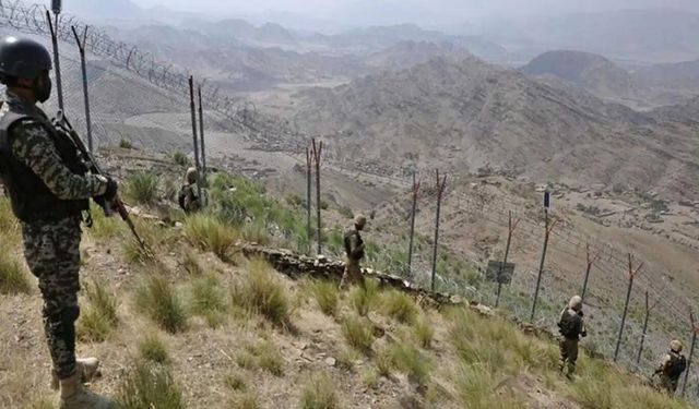 Pakistan'da çatışma: 6 asker hayatını kaybetti