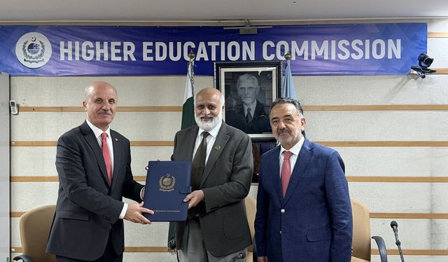 Türkiye-Pakistan yükseköğretim ortaklığında imzalar atıldı