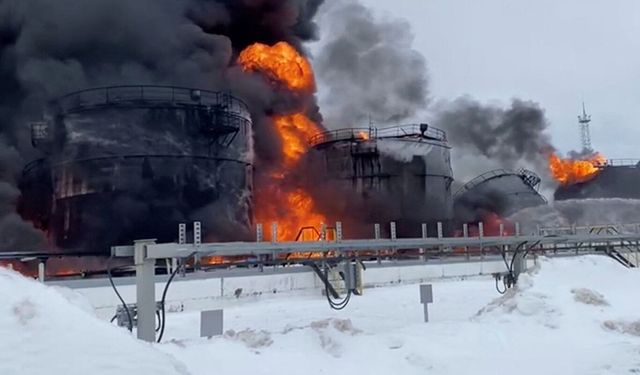 Ukrayna Rusya'daki petrol tesislerini vurdu