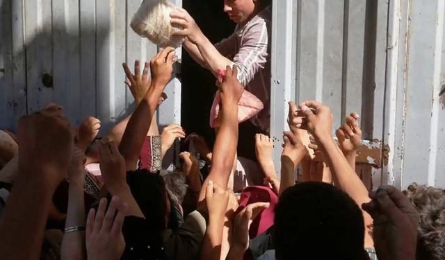 Gazze'de gıda yardımları yarıya indirildi