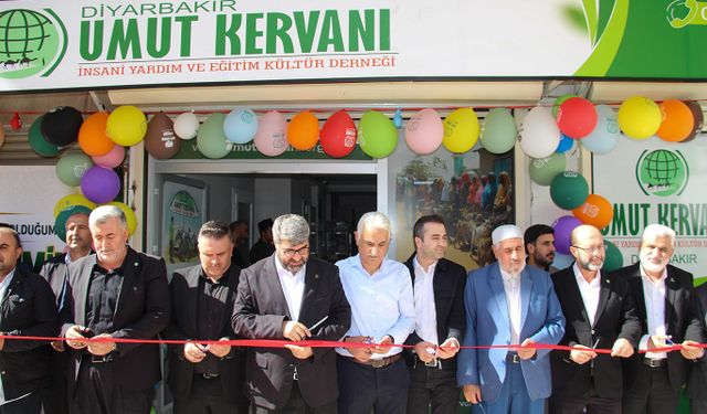 Umut Kervanı Diyarbakır'da sosyal market açtı