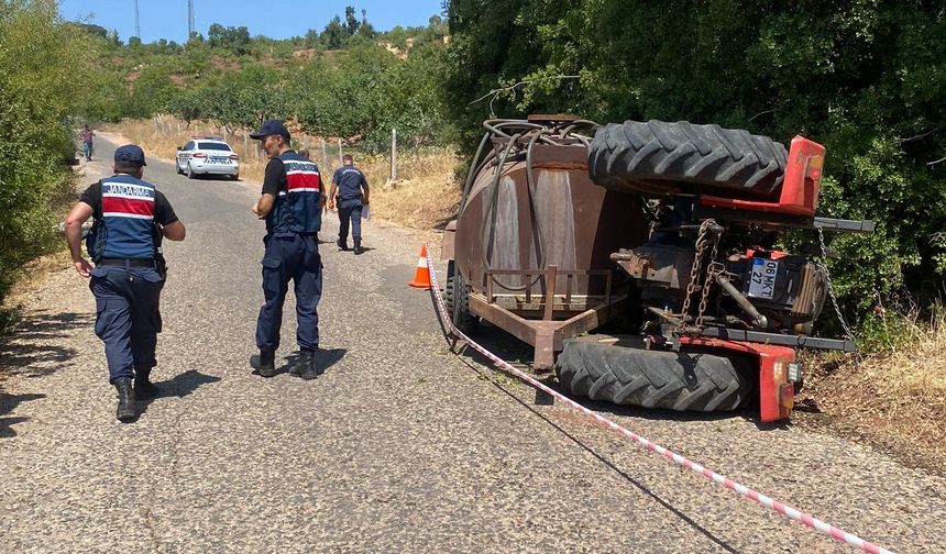 Besni’de Traktör Şarampole Yuvarlandı: Sürücü Öldü