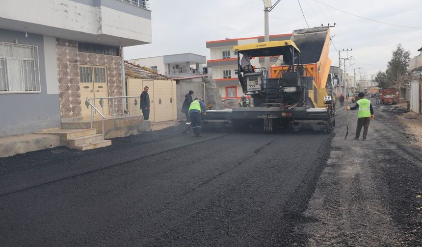 Viranşehir’de Yollar Sıcak Asfaltla Yenileniyor
