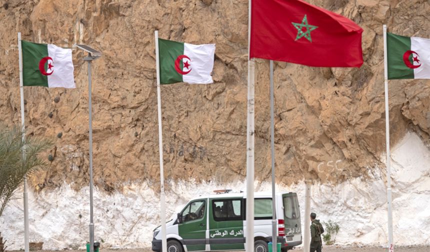 Cezayir'den Fransa'nın Batı Sahra bölgesini tanımasına tepki