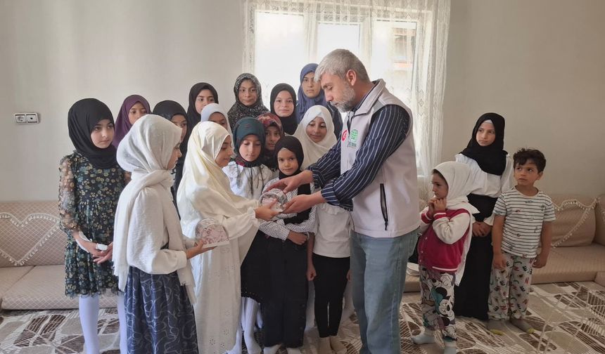 Kur’an kursu öğrencilerinden Gazze’ye anlamlı destek