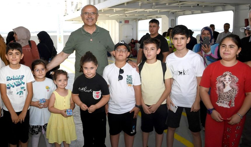 Malatya Büyükşehir Belediyesinden çocuklara feribot gezisi