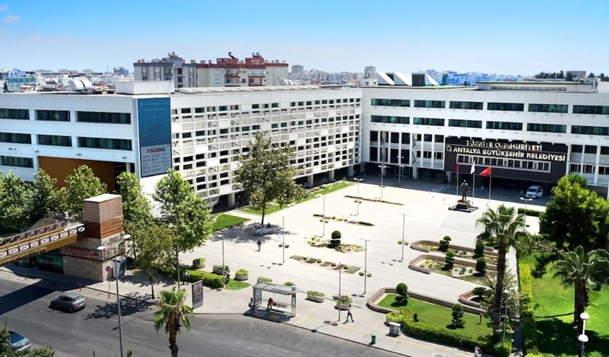 Antalya’nın CHP’li 3 belediye başkan yardımcısı istifa etti