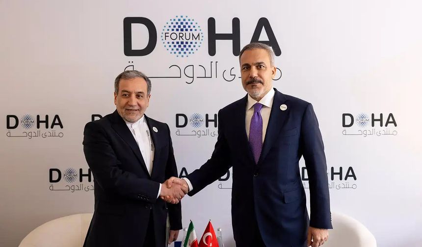 Doha'da Türkiye ve İran dış işleri bakanları bir görüşme gerçekleştirdi