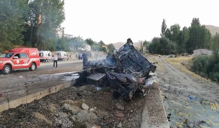 Otobüs ile çarpışan tır alev alev yandı: 1 yaralı