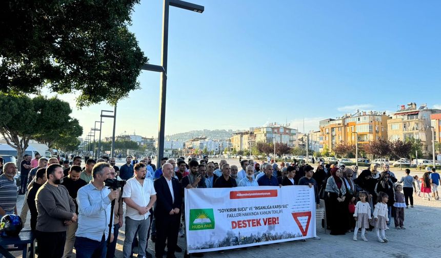 Antalya'da HÜDA PAR'dan  “Soykırımcı Siyonistler Yargılansın” imza kampanyasına destek
