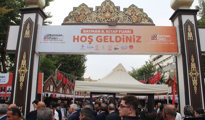 Batman 8'inci kitap fuarı kapılarını açtı