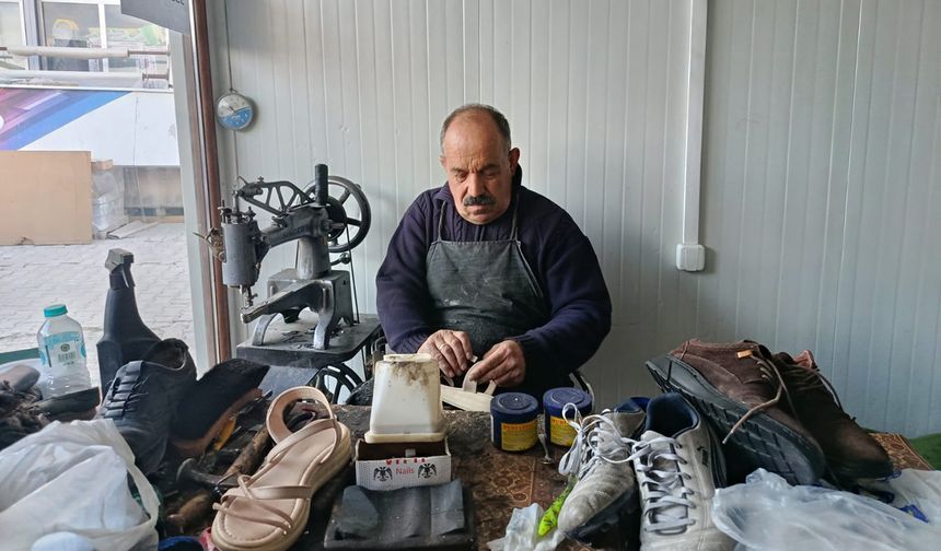 Gençlerin ellerinden telefon düşmüyor, zanaatkarlar ise çırak bulamıyor