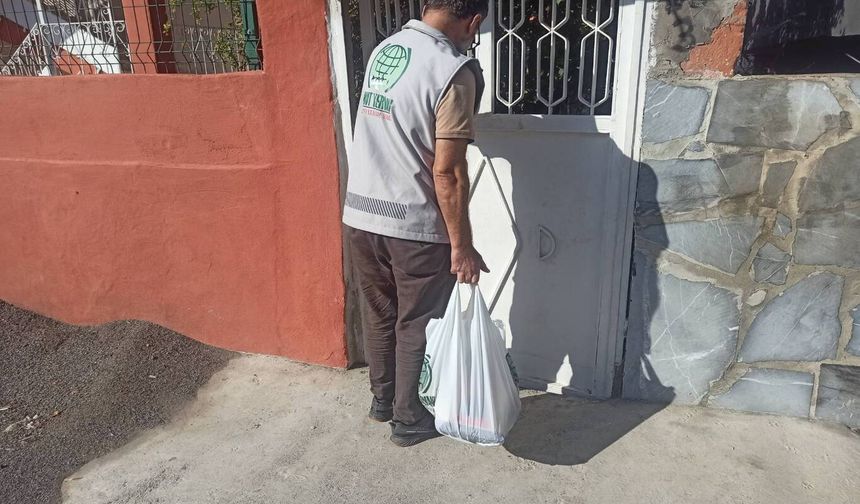 Umut Kervanı'ndan İskenderun ve Payas’ta gıda yardımı