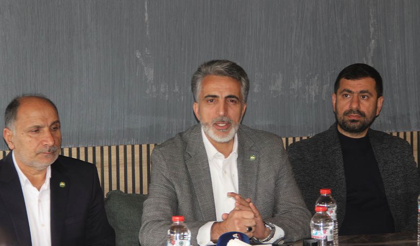 HÜDA PAR Genel Başkan Yardımcısı Emiroğlu, muhtarlarla bir araya geldi