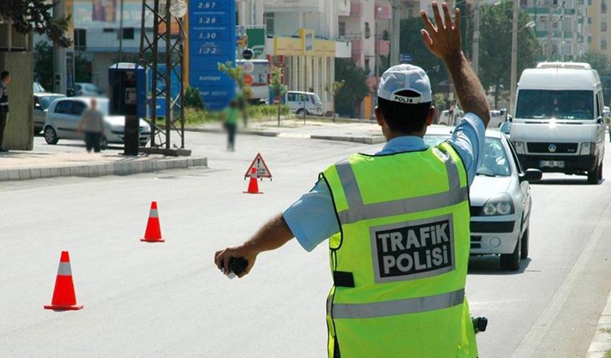 Adana'da trafik denetimi: 10 bin 746 sürücüye işlem uygulandı