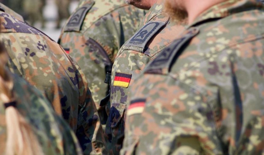 Almanya yeni askerlik yasasını onayladı