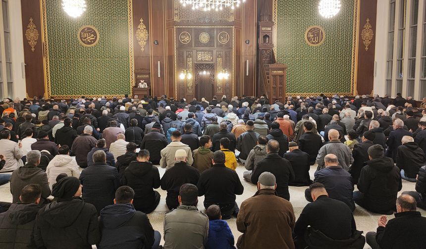 Müftü Vuruşkan: Regaib Kandili, asıl kazancımızın Rabbimize yönelmek olduğunu hatırlatır