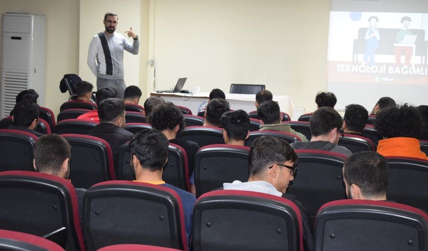 Öğrenci Yurdu'nda bağımlılıkla mücadele eğitimi