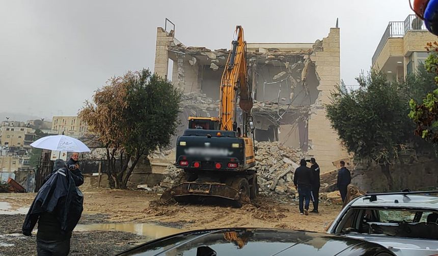 Siyonist işgalciler Kudüs'te iki evi daha yıktı